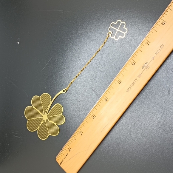 Filigree bookmark clover leaf shamrock mesh metal place holder - Picture 2 of 3